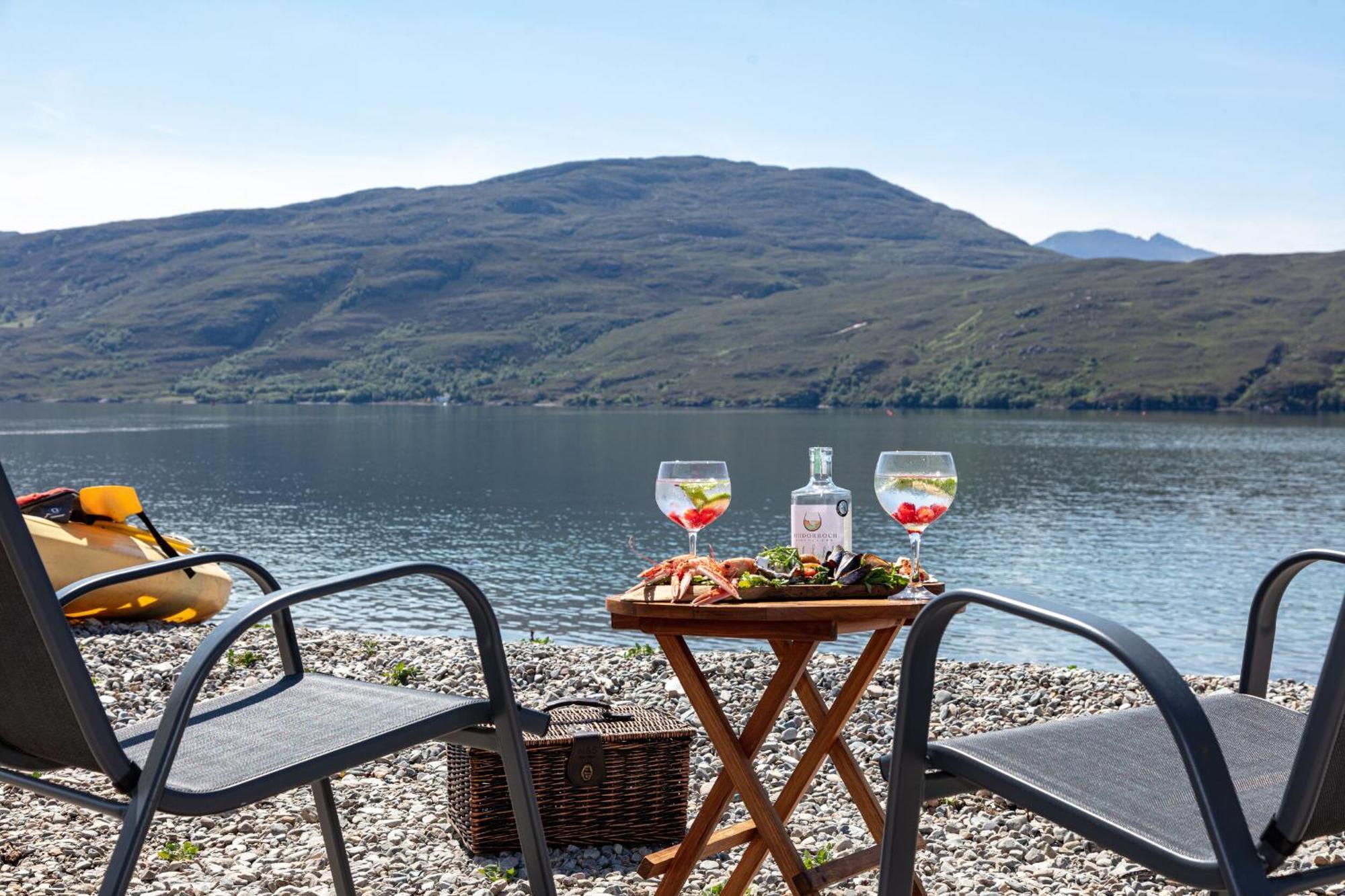 The Ruin - Wood Fired Hot Tub - Lochside - Dog Friendly Villa Ullapool Exterior photo