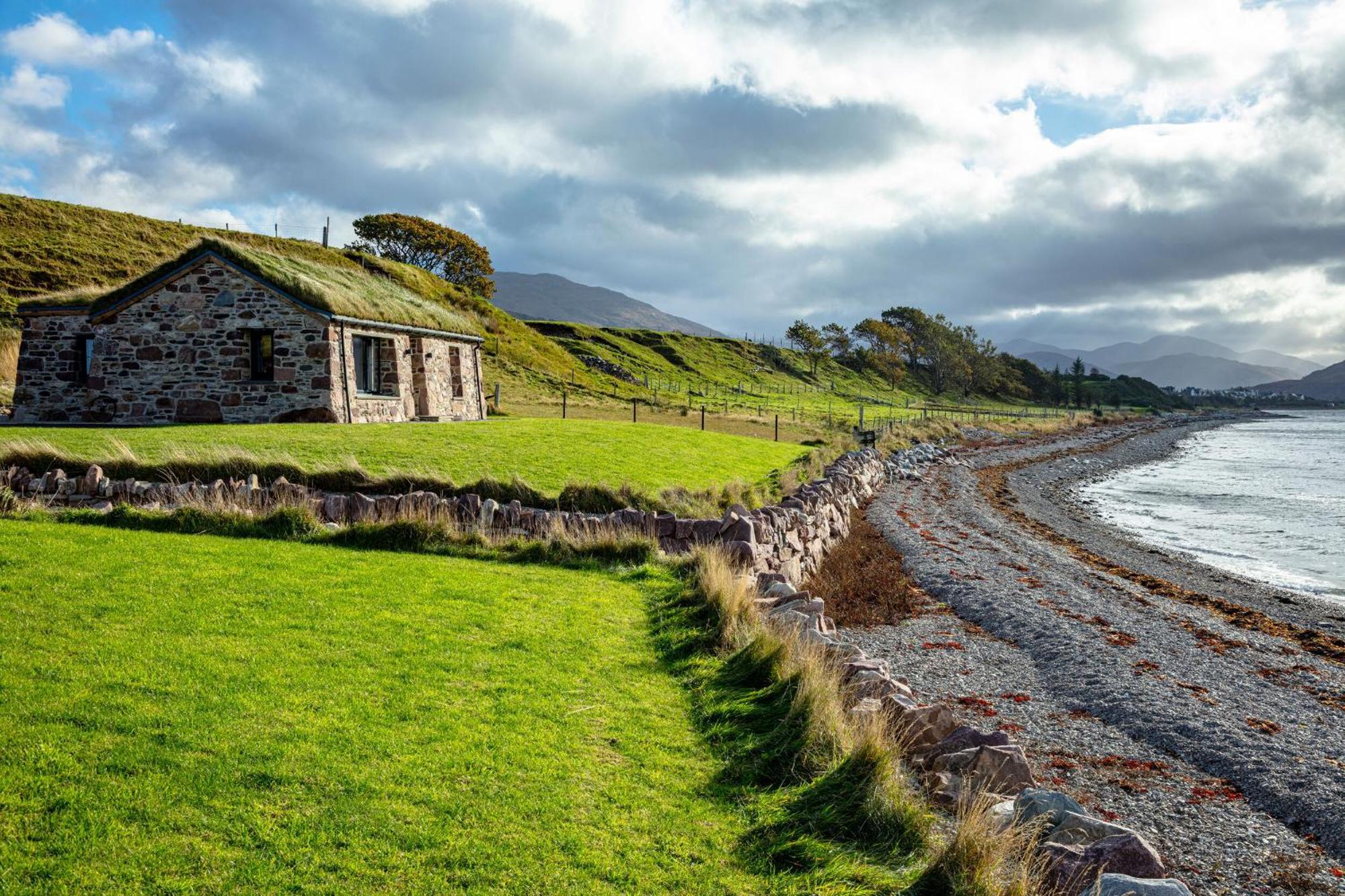 The Ruin - Wood Fired Hot Tub - Lochside - Dog Friendly Villa Ullapool Exterior photo